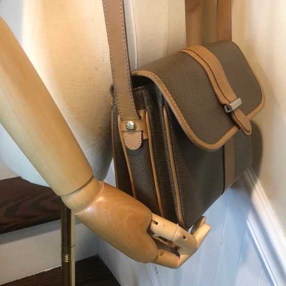 M LANCEL Messenger Saddle Crossbody Bag Made In Italy RARE EUC - Picture 4 of 17